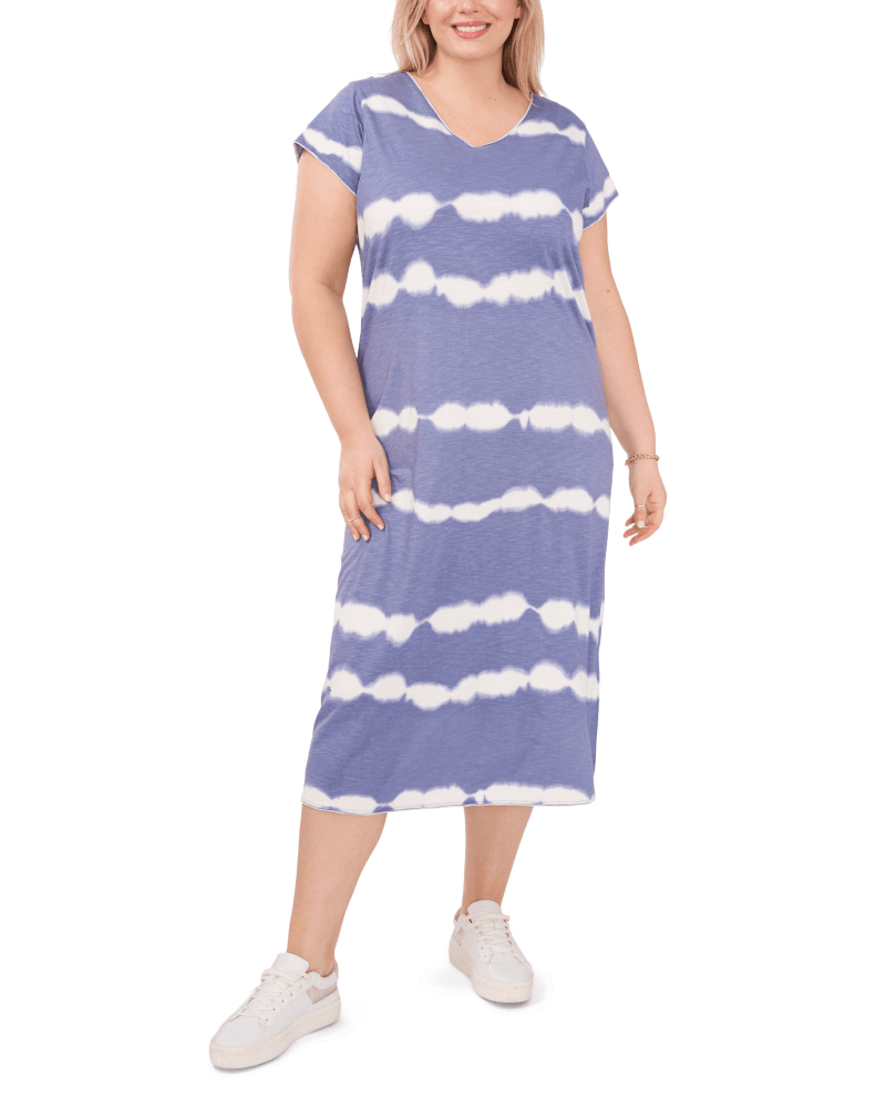 Front of a model wearing a size 1X Lucy Tie Dye Maxi Dress in 460-BLUE JAY by Vince Camuto. | dia_product_style_image_id:260904